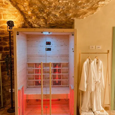 Apartment In Pietra Con Sauna Nel Cuore Di
